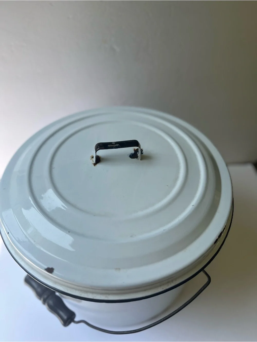 Vintage White Enamelware Bucket with Lid - Farmhouse Decor - Industrial Style